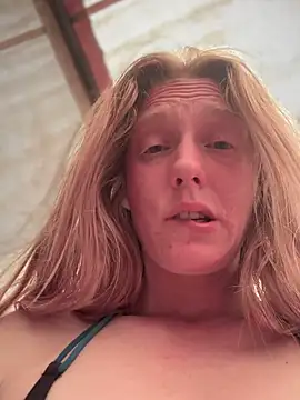 GoldenFlameGoddess' Webcam Show