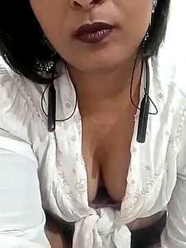 Queen_Kushi4's Live XXX Chat
