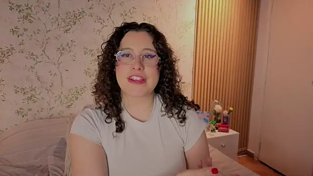 دردشة Charlotte__Miller الجنسية المباشرة