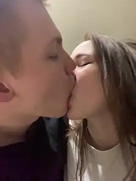XXX chat uživo modela Maggi_Shine