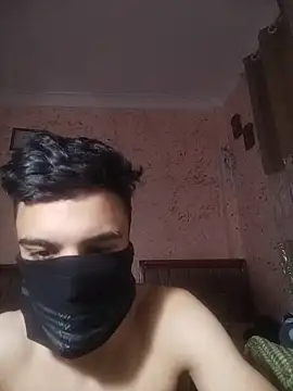 adamhdgdhdv73 Show in webcam