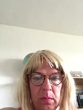 simone_xdressing 在線直播表演