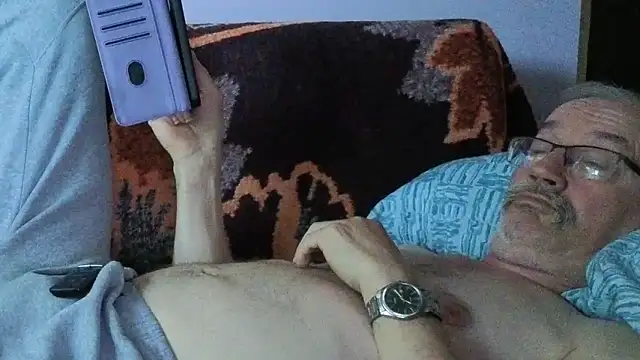 loverboyxxx69's Webcam Show