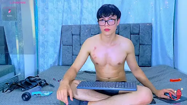 Show modela Dantekent na web-kameri