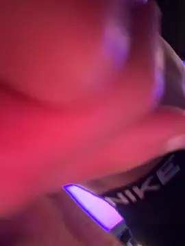 XXX chat uživo modela F3ckd0lllucy