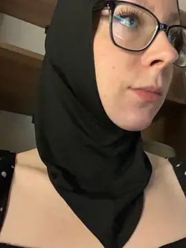 RussianGirls_ Adlı Modelin Canlı XXX Sohbeti