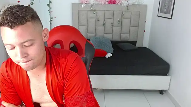 Вебкам-шоу sven_fox723