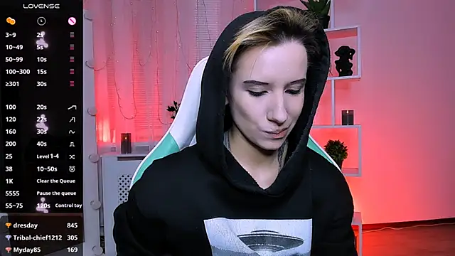 XXX chat uživo modela _Rein_ramm