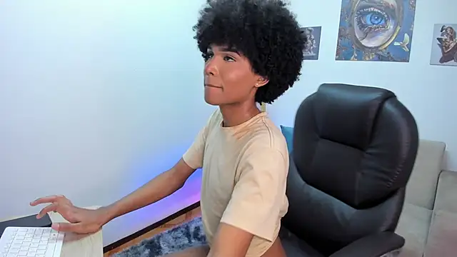 NaomiSaenz_ webkamerás műsora