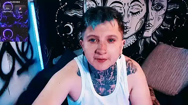Marieblueeyes élő XXX-chatje