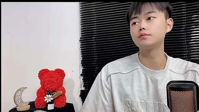 GUCCI-BOY1314 网络视讯表演