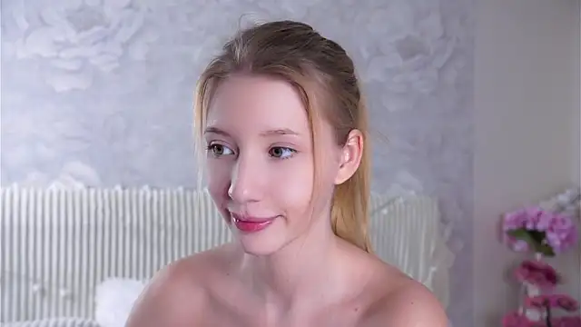 SunnivaCovil's Live XXX Chat
