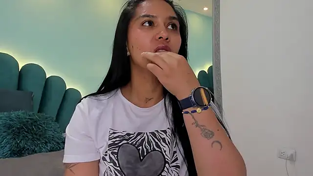 sharlott18 Live XXX-Chat