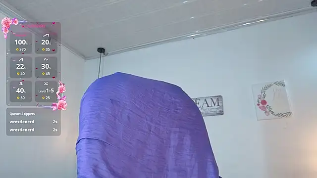 Chat XXX en directo de NinaSakura_Eup