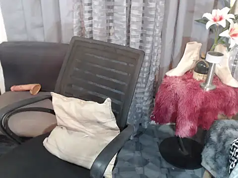 AMIRACUMS 在線直播表演
