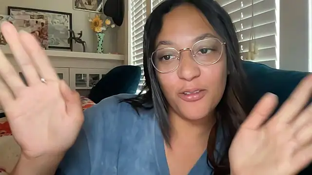 dreamyriri's Live XXX Chat