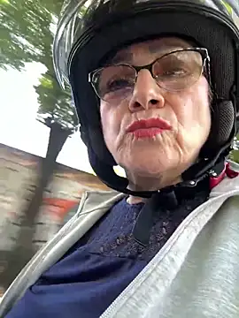 Sexytaty2022: διαδικτυακό σόου στην κάμερα