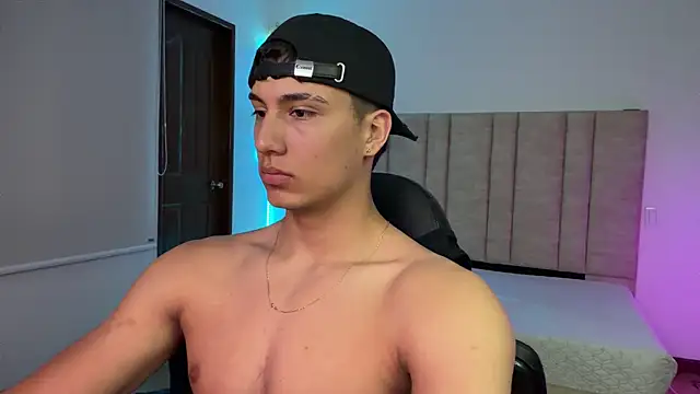 CHRIS_MORGAN1 élő XXX-chatje