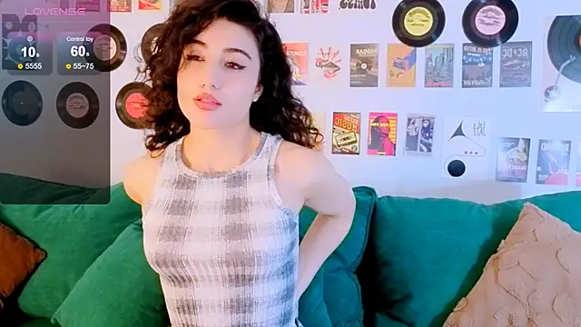 Maya_Rogerss élő XXX-chatje