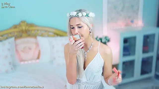 XXX chat uživo modela Amoramias