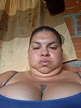 Juli_Powl's Live XXX Chat