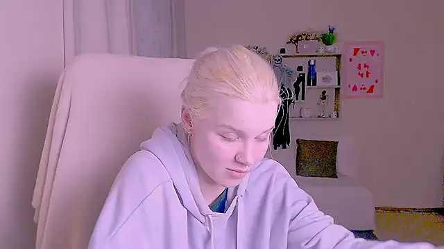 XXX chat uživo modela Hot_Blonda