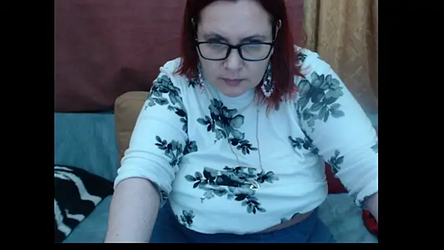 PlayfullMature's Live XXX Chat