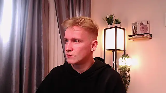 AlexxSweet: вебкам-шоу