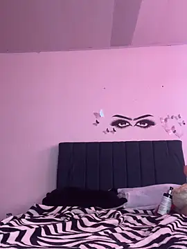 XXX chat uživo modela Keyler_True18