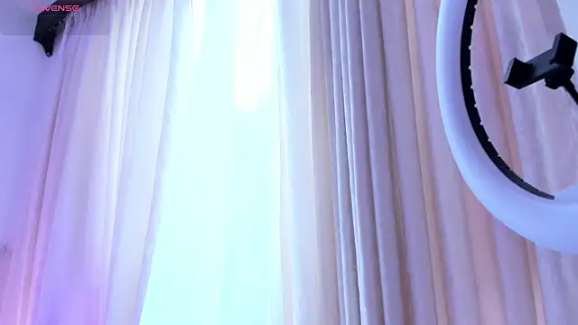 JulienSaintn Live XXX chat