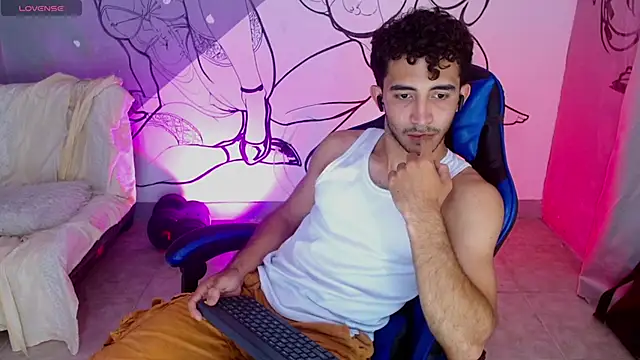 caius_bigcock1 Webcamshow