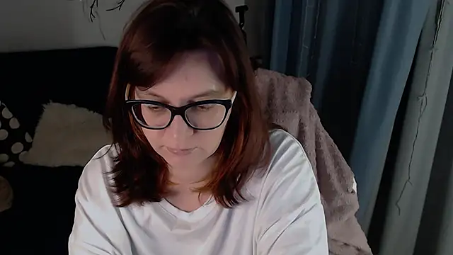 Milaniya_Poolys Chat XXX in diretta