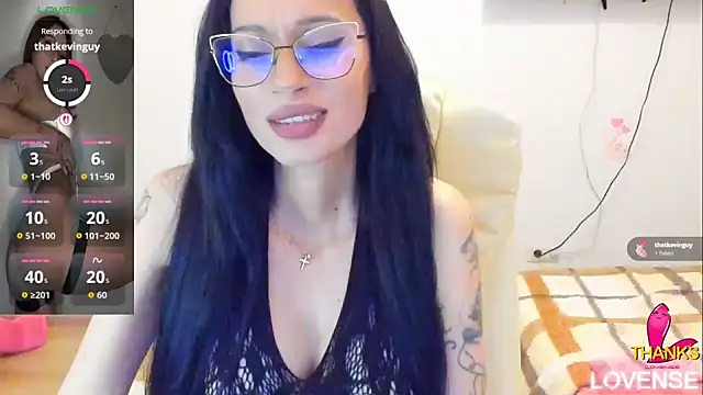 kissnicol32's Live XXX Chat