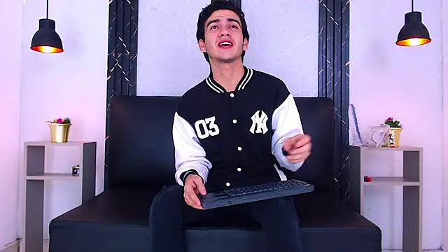 Feiccer_Castquer Chat XXX in diretta