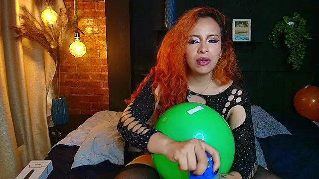 sahra_taylor_ Adlı Modelin Web Kamerası Şovu