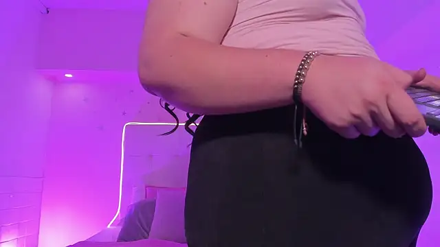ScarlettDreamss7's Live XXX Chat