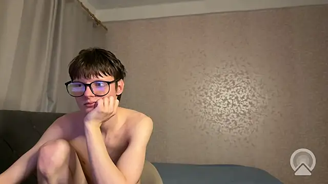 Show modela dalvos na web-kameri