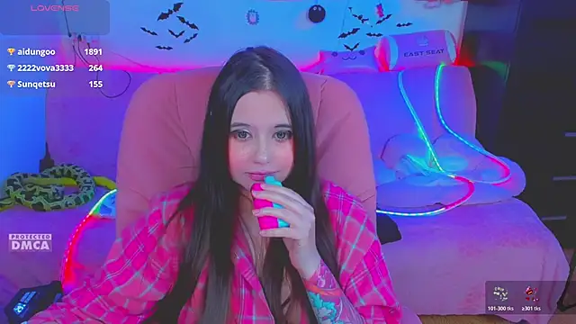 Lolisuccub élő XXX-chatje
