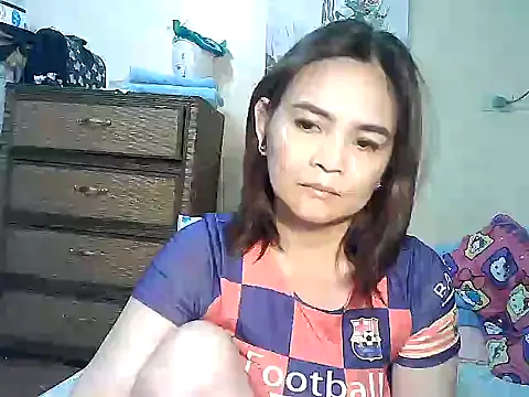 Kisses-13's Live XXX Chat