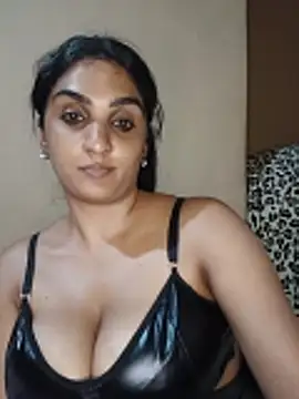 XXX chat uživo modela Eroticindian07