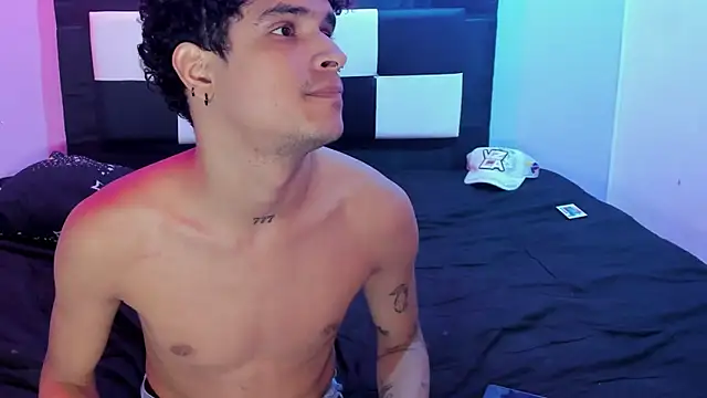 Lucky_boys__X: απευθείας συνομιλία ΧΧΧ