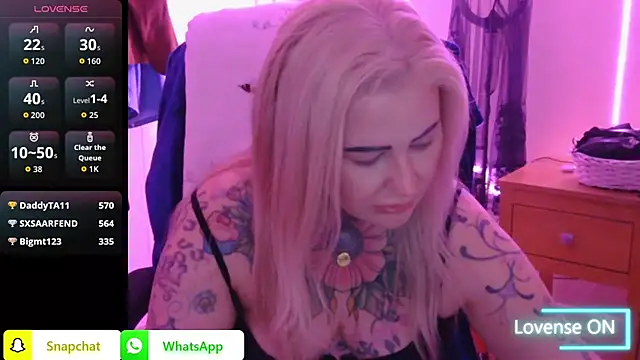 emobarbiedoll 网络视讯表演