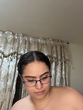 Chat +18 de Tayler_Kim ao vivo
