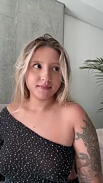 MiaPetit_ live XXX chat