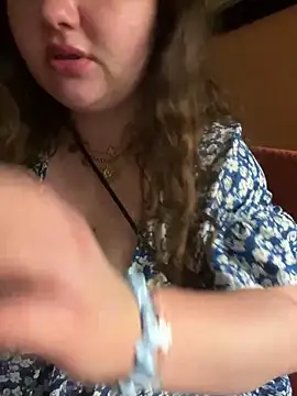 دردشة SummerHoney الجنسية المباشرة