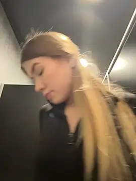 Risky_Mia69n Webbikameraesitys