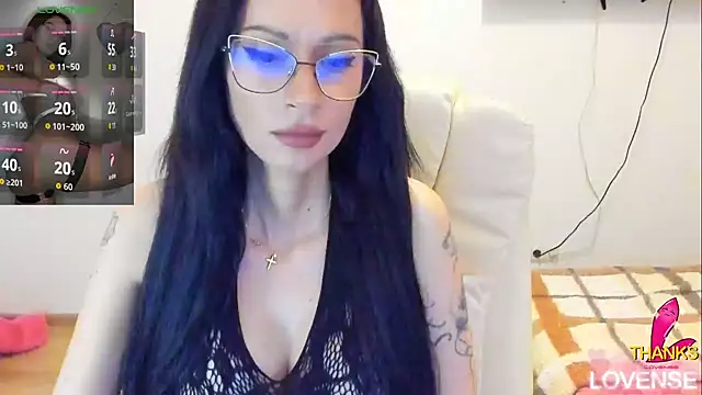 kissnicol32 Live XXX Chat