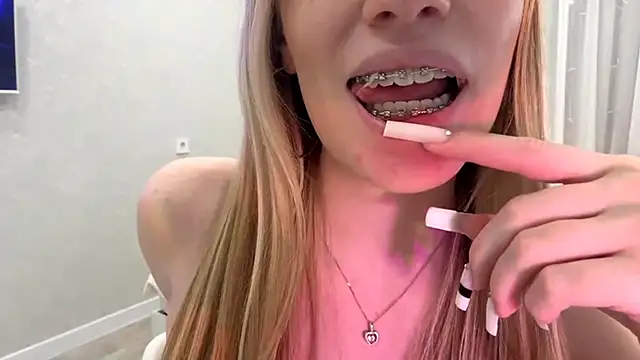 Chat XXX Live Between_Eeys