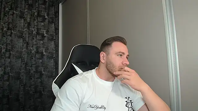 Chat +18 de Thori92 ao vivo