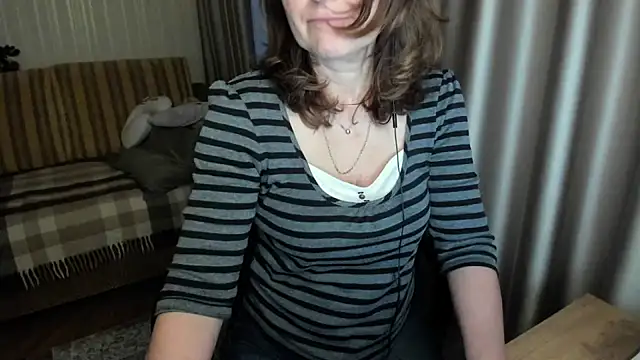 lauraoven webcam show